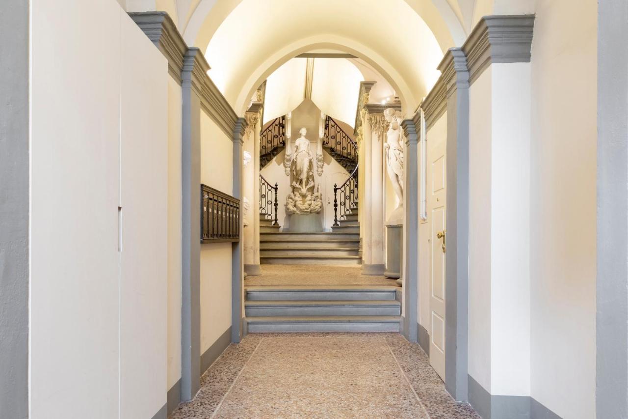 Classy Nest In A Historical Palace Apartamento