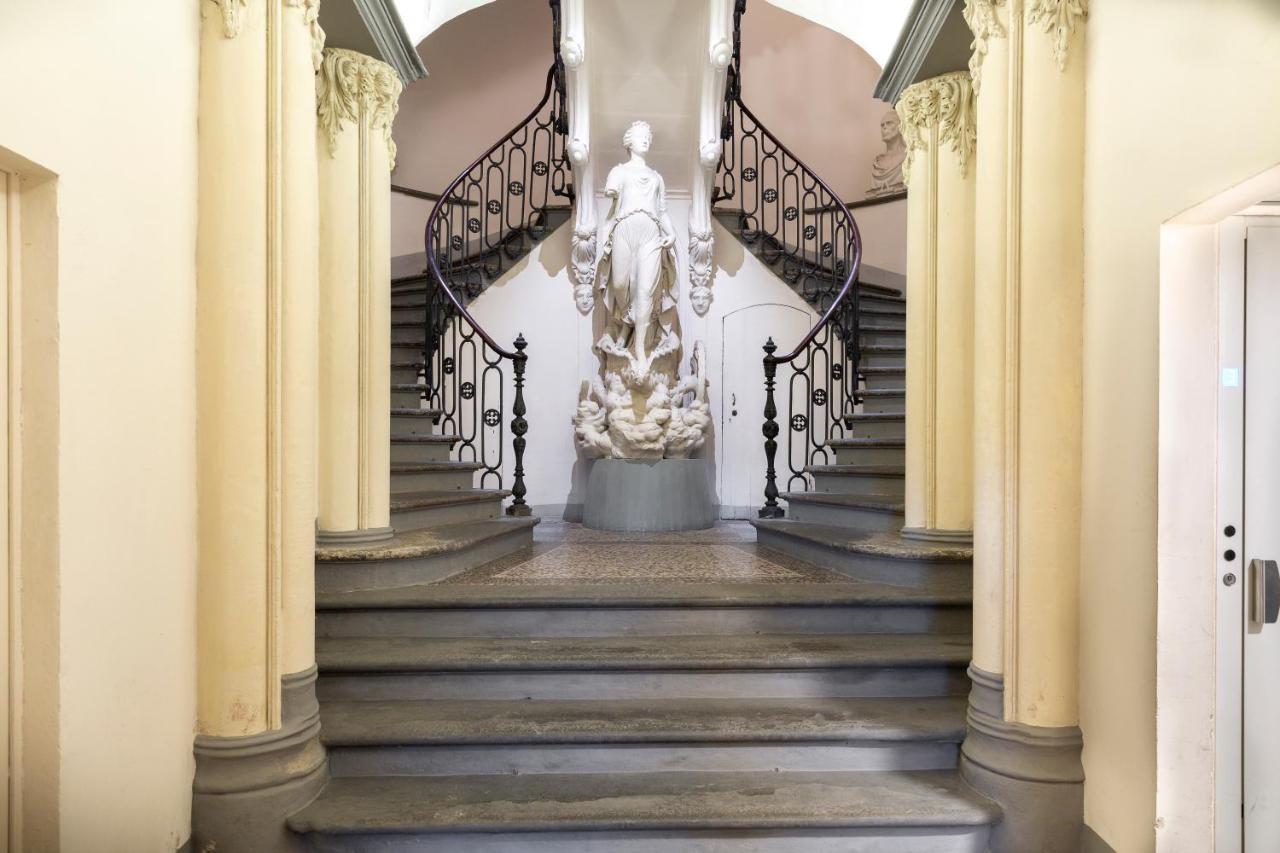 Classy Nest In A Historical Palace